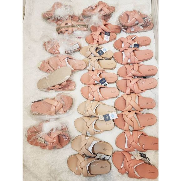 Large reseller Bundle of Universal Thread shoes - Picture 2 of 11